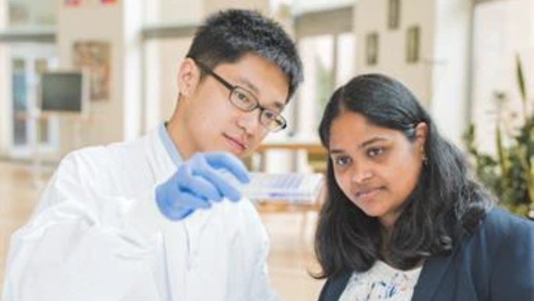 Pictured: Dr Zhu Liang, Proteomics Scientist, with Dr Junetha Syed Jabarulla, OXcan Chief Scientific Officer
